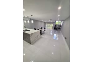 371 W Park Dr # 17-8, Miami, FL 33172, Sold 10/30/23