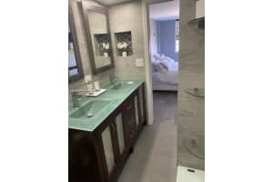 250 174th St APT 302, Sunny Isles Beach, FL 33160, - MLS#A11465873