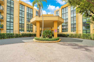 11800 SW 18th St Apt 126-4, Miami, FL 33175, Sold 01/05/24