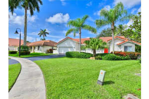 1501 W Oak Knoll Cir, Davie, FL 33324, Sold 12/15/23