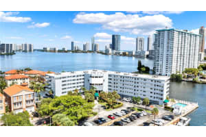 4000 NE 170th St APT 101, North Miami Beach, FL 33160, Sold 04/25/24