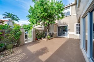 11135 Neptune Dr, Hollywood, FL 33026, Sold 11/22/23