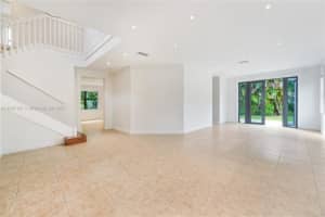 810 NW 104 Ave, Miami, FL 33172, Sold 04/22/24