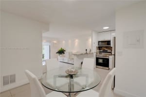 7195 NW 179th St APT 108, Hialeah, FL 33015, Sold 04/11/24
