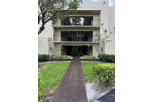 5220 Las Verdes Cir APT 202, Delray Beach, FL 33484, Sold 02/29/24