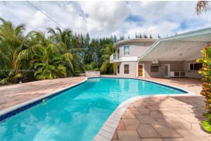 2500 NE 199th St, Miami, FL 33180, - MLS#A11467990