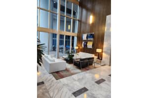 185 SW 7th St APT 2206, Miami, FL 33130, Sold 11/27/23