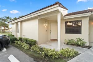 6054 NW 170th Ln, Hialeah, FL 33015, Sold 11/03/23