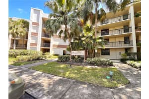 100 NW 76th Ave Apt 302-2, Plantation, FL 33324, Sold 12/08/23