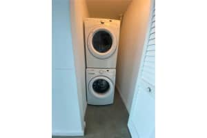 151 SE 1st St Apt 3507, Miami, FL 33131, Sold 01/19/24