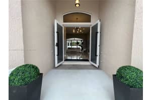 324 SW 188th Ave, Pembroke Pines, FL 33029, Sold 11/20/23