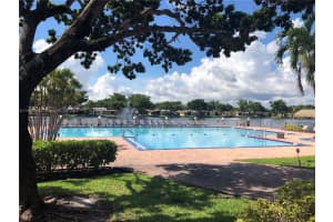 250 Gate Rd APT 157, Hollywood, FL 33024, Sold 12/15/23