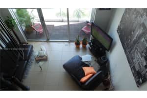 300 S Biscayne Blvd, Miami, FL 33131, Sold 12/07/23