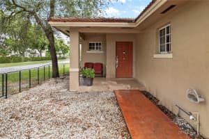 Cypress Ct E, Country Club, FL 33015, Sold 04/25/24