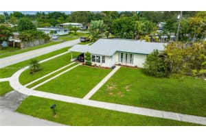 912 Pine Ridge Dr, Plantation, FL 33317, Sold 02/22/24