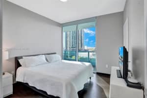 900 Biscayne Bay, 900 Biscayne Blvd APT 1901, Miami, FL 33132, Sold 12/20/24