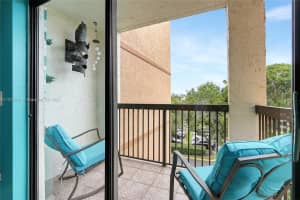 701 NW 19th St APT 403, Fort Lauderdale, FL 33311, Sold 03/08/24