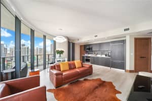 45 SW 9th St Apt 2808, Miami, FL 33130, Sold 12/28/23
