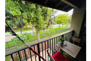 220 W Park Dr Apt 204-3, Miami, FL 33172, Sold 12/19/23