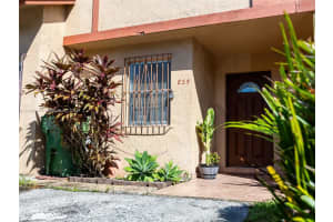 835 W 41st St #63, Hialeah, FL 33012, Sold 04/05/24