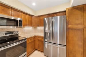 212 Oak Harbour Dr #212, Juno Beach, FL 33408, Sold 05/20/24