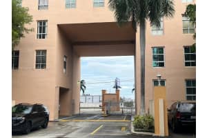 7420 W 20th Ave APT 334, Hialeah, FL 33016, Sold 05/01/24
