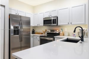 386 NE 37th Ave #386, Homestead, FL 33033, Sold 12/01/23