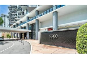 5300 NW 85th Ave APT 1108, Doral, FL 33166, Sold 11/21/23