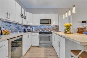 7572 NW 177th St #7572, Hialeah, FL 33015, Sold 12/05/23