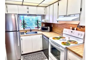 9400 W Flagler St APT 303, Miami, FL 33174, Sold 03/07/24