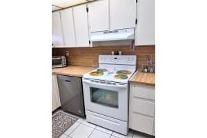 9400 W Flagler St APT 303, Miami, FL 33174, Sold 03/07/24