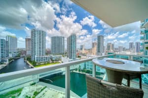 31 SE 5th St APT 2611, Miami, FL 33131, Sold 12/08/23