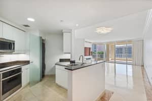 715 Crandon Blvd PH 6, Key Biscayne, FL 33149, Sold 05/30/24