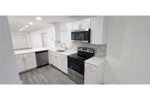 157 SE 7th St, Deerfield Beach, FL 33441, Sold 12/12/23