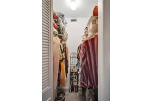 15504 Cairnryan Ct, Hialeah, FL 33014, Sold 12/19/23