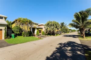 5811 Woodland Point Dr, Tamarac, FL 33319, Sold 01/02/24