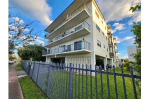 1960 Marseille Dr APT 304, Miami Beach, FL 33141, Sold 05/22/24