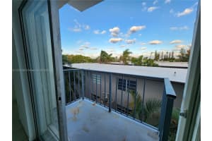 1960 Marseille Dr APT 304, Miami Beach, FL 33141, Sold 05/22/24