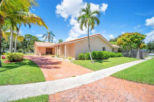 10401 SW 51st St, Cooper City, FL 33328, Sold 01/16/24
