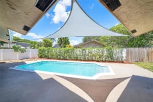 10401 SW 51st St, Cooper City, FL 33328, Sold 01/16/24