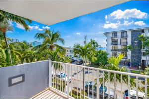 1801 S Treasure Dr APT 321, North Bay Village, FL 33141, Sold 12/29/23