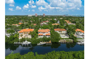 152 Paloma Dr, Coral Gables, FL 33143, Sold 04/19/24