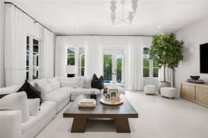 152 Paloma Dr, Coral Gables, FL 33143, Sold 04/19/24