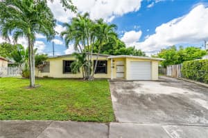 18530 NW 83rd Ct, Hialeah, FL 33015, Sold 11/13/23