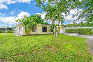 18530 NW 83rd Ct, Hialeah, FL 33015, Sold 11/13/23