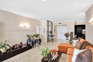 20281 E Country Club Dr APT 2010, Aventura, FL 33180, Sold 07/05/24