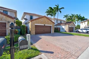 9866 NW 10th St, Miami, FL 33172, Sold 12/20/23