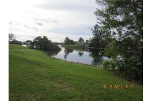 1350 SW 122nd Ave APT 123, Miami, FL 33184, Sold 08/16/24