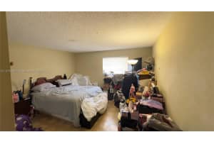 1555 W 44th Pl APT 220, Hialeah, FL 33012, Sold 04/25/24