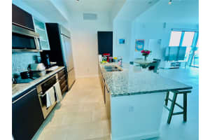 950 Brickell Bay Dr APT 5210, Miami, FL 33131, Sold 04/05/24